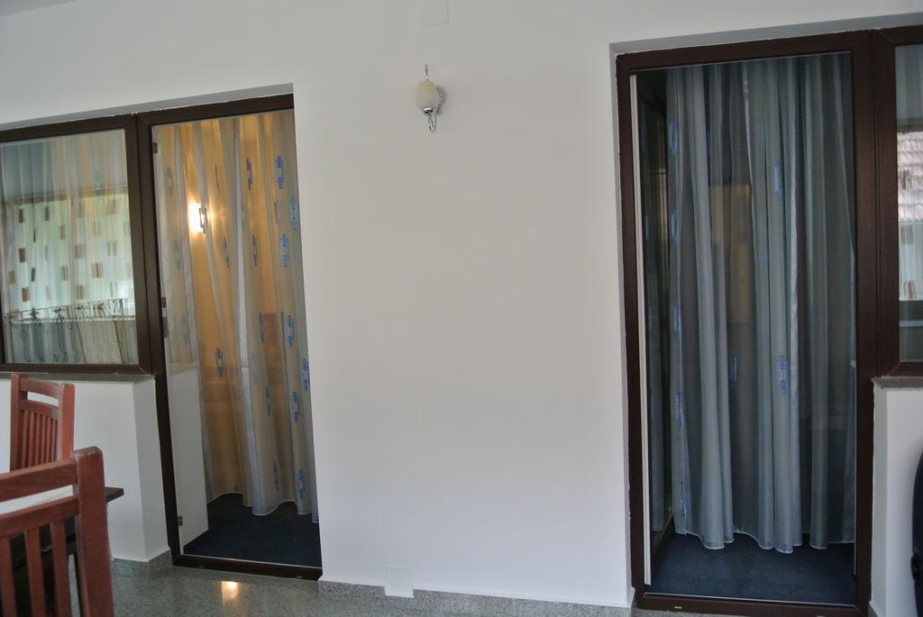 Pensiune Restaurant Piatra Craiului Dîmbovicioara Εξωτερικό φωτογραφία