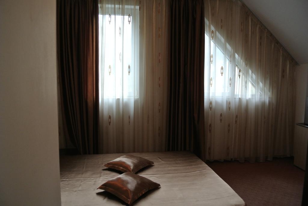 Pensiune Restaurant Piatra Craiului Dîmbovicioara Εξωτερικό φωτογραφία