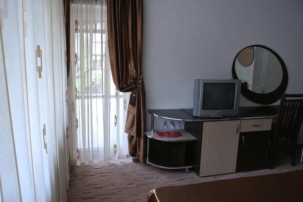 Pensiune Restaurant Piatra Craiului Dîmbovicioara Εξωτερικό φωτογραφία